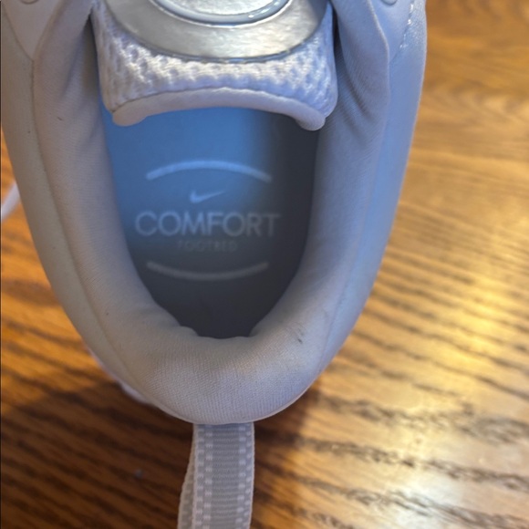 Nike White and Gray Women’s Walking Shoe. Women’s size 11 - Picture 11 of 13